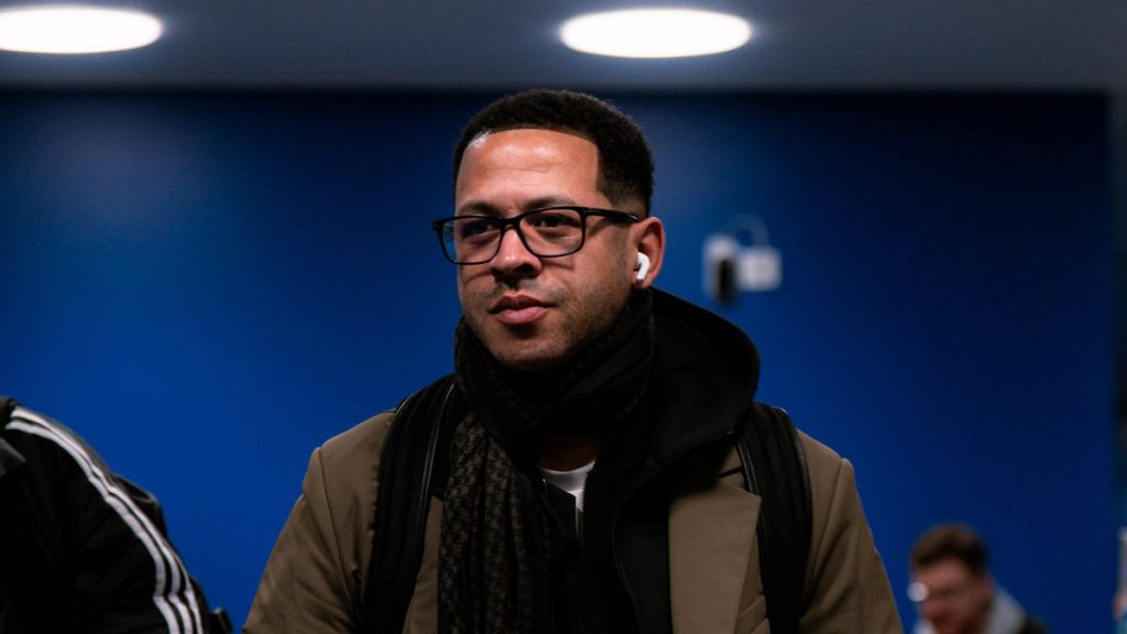 liam-rosenior-e-o-novo-tecnico-do-chelsea-e-assina-ate-2032
