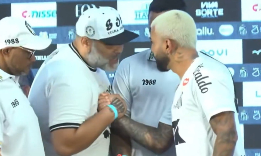 gabigol-e-cobrado-por-membros-de-organizada-durante-apresentacao:-‘mo-galera-nao-te-quer’