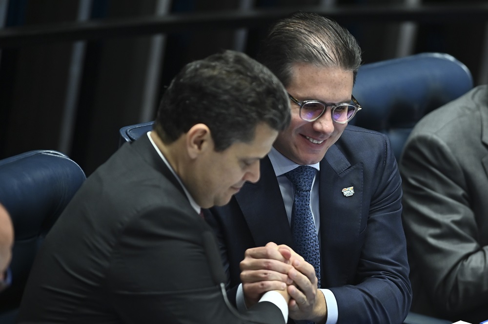 hugo-motta-e-alcolumbre-nao-vao-ao-ato-do-8-de-janeiro-no-planalto