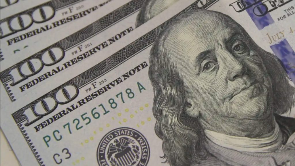dolar-fecha-a-r$-5,38,-marcando-quarta-queda-consecutiva