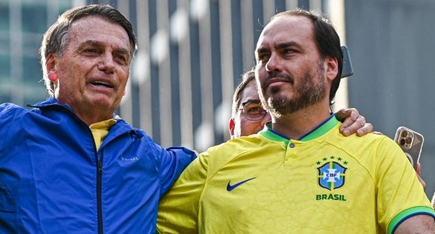 ‘que-meu-pai-nao-tenha-complicacoes’,-diz-carlos-sobre-tratamento-dado-a-bolsonaro