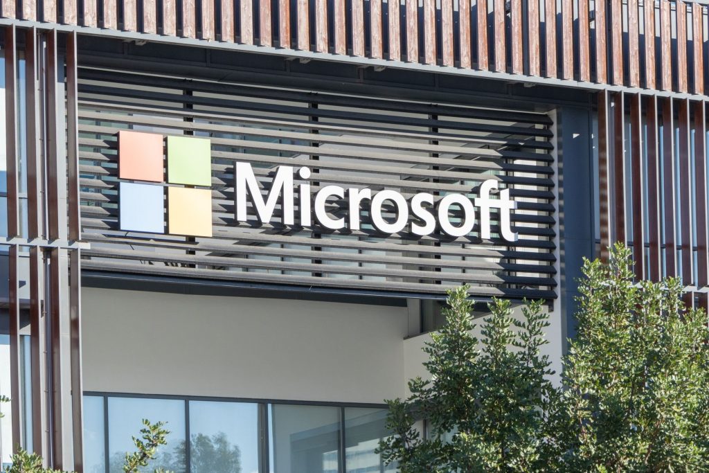microsoft-pode-demitir-ate-22-mil-funcionarios-em-janeiro,-aponta-rumor