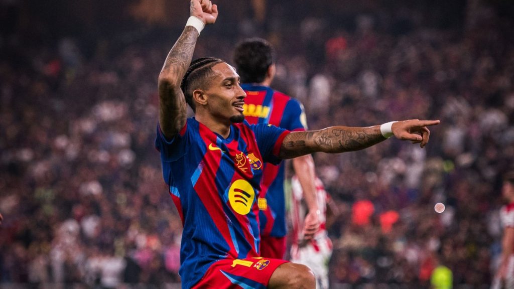 raphinha-e-destaque-na-espanha-apos-goleada-do-barca-na-supercopa
