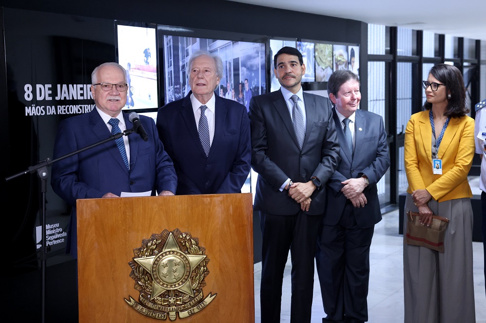 fachin-enaltece-moraes-em-discurso-sobre-o-8-de-janeiro:-‘firme’