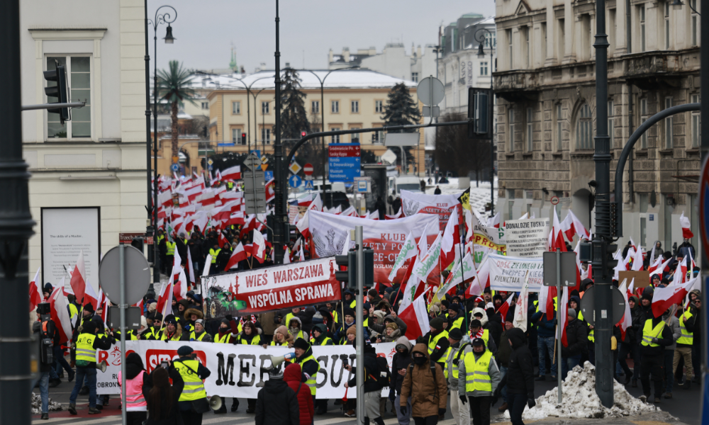 agricultores-poloneses-protestam-em-massa-contra-acordo-ue-mercosul