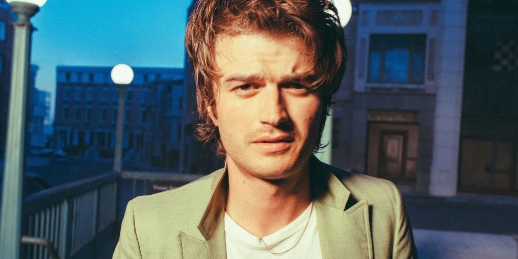 joe-keery,-o-steve-de-stranger-things,-tambem-e-cantor!-saiba-tudo-sobre-o-ator