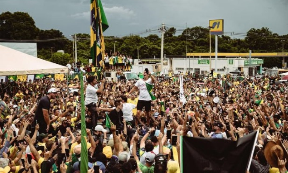 raio-atinge-praca-onde-nikolas-marcou-ato-pro-anistia-e-deixa-ao-menos-80-vitimas