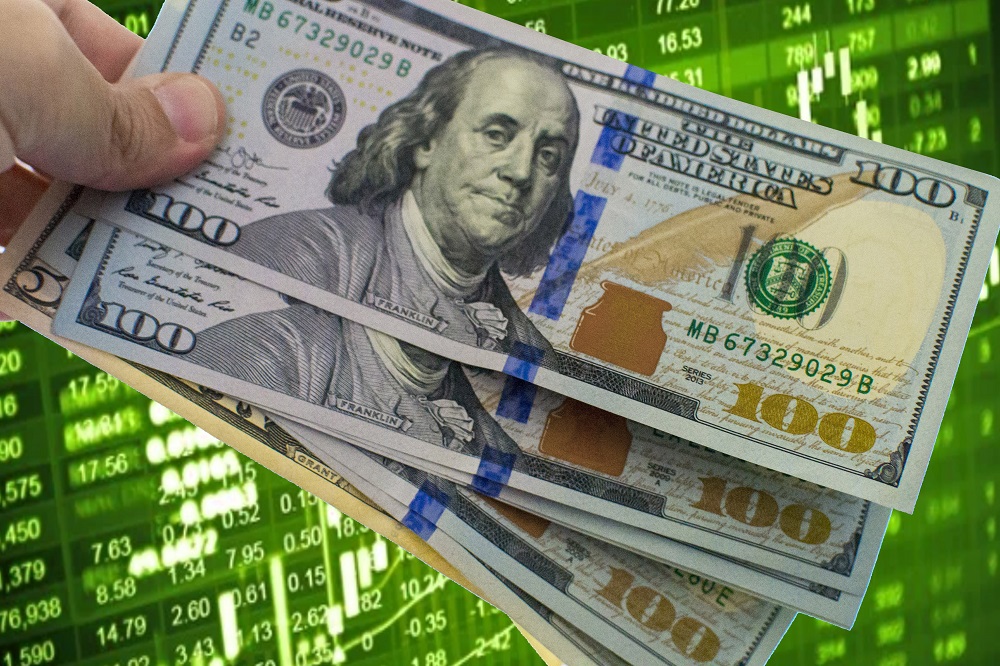 dolar-fecha-a-r$-5,20-e-atinge-menor-patamar-em-dois-anos;-ibovespa-chega-a-182-mil-pontos