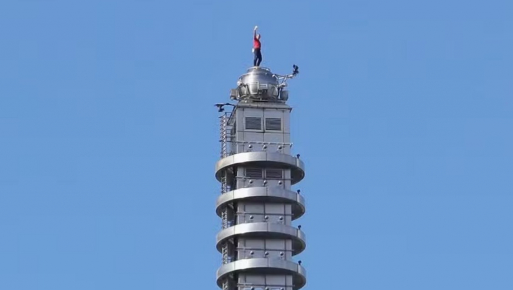 americano-escala-o-predio-mais-alto-de-taiwan-sem-cordas-ou-equipamentos-de-seguranca