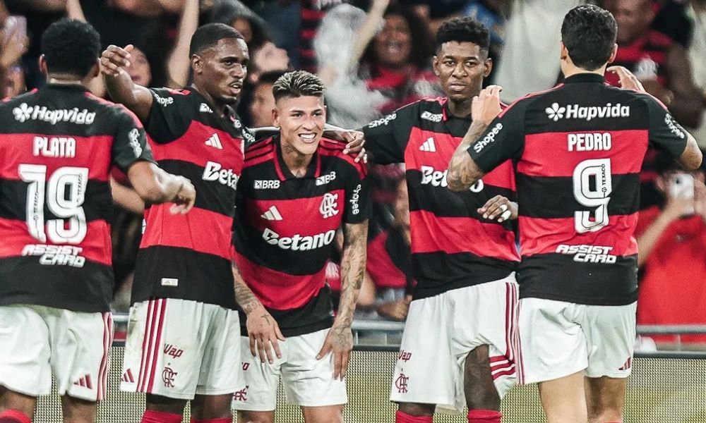 aviao-do-flamengo-voa-em-circulos-por-sao-paulo-devido-ao-mau-tempo