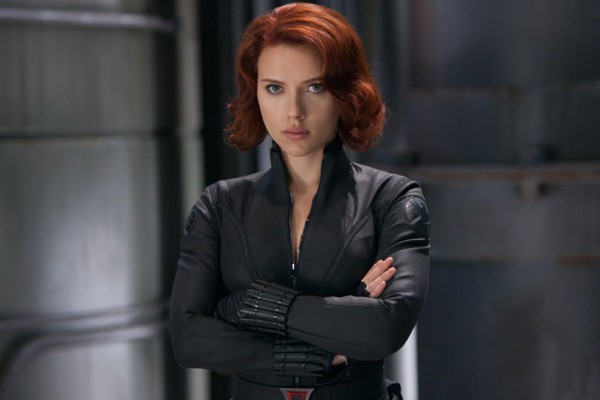 scarlett-johansson-e-outros-700-artistas-assinam-carta-contra-uso-de-ia-sem-autorizacao