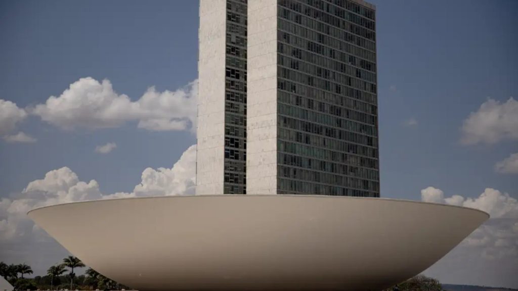 camara-dos-deputados-lanca-novo-concurso-com-salario-de-r$-21-mil