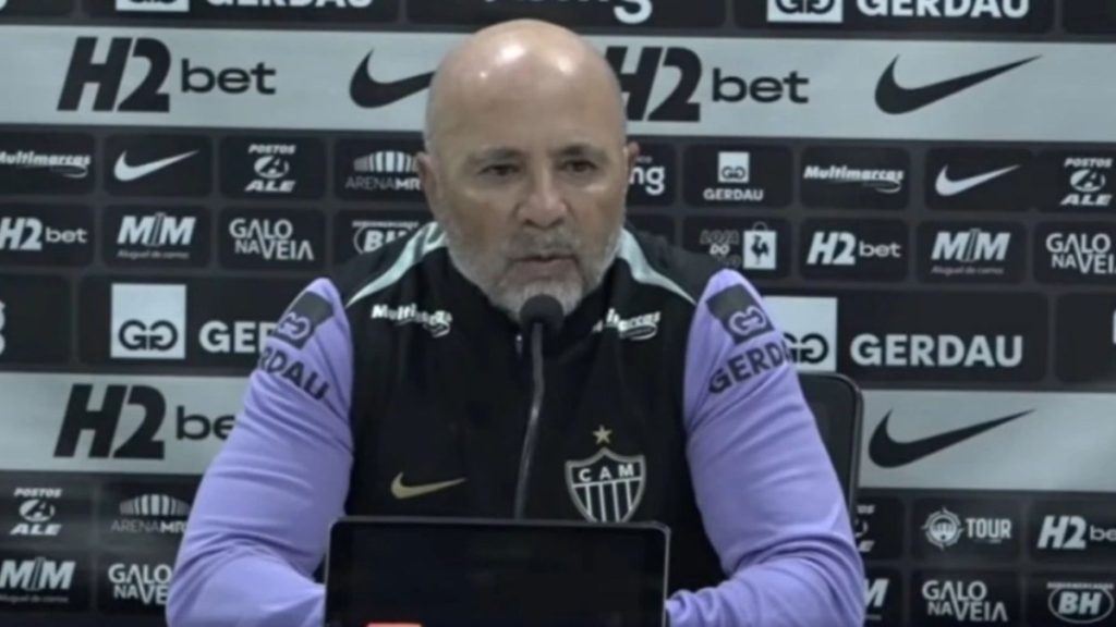 sampaoli-orienta-torcedor-a-pedir-saida-de-jogador-do-atletico-mg