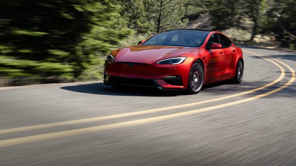tesla-vai-descontinuar-2-modelos-de-carros-para-fabricar-robos-humanoides