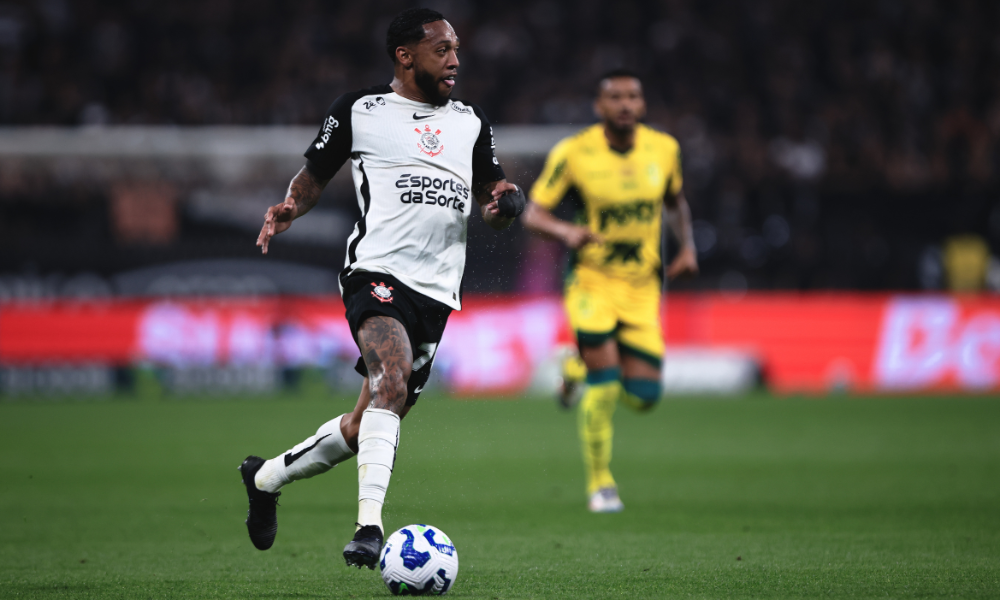 postura-de-martinez-em-meio-a-demora-para-voltar-ao-corinthians-gera-aborrecimento