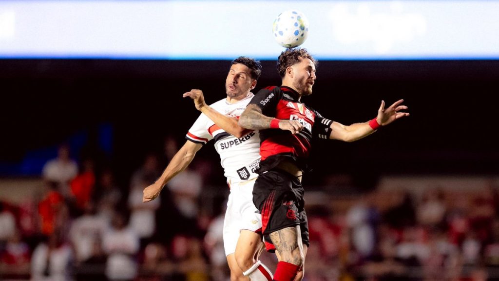 na-superacao,-sao-paulo-bate-o-flamengo-de-virada-e-ameniza-crise