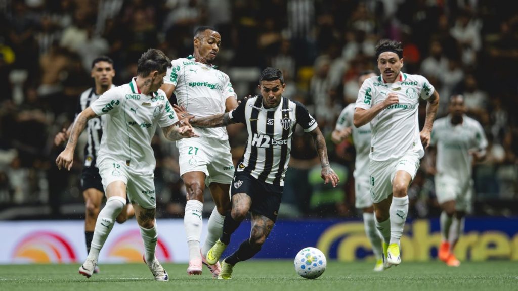 em-duelo-cheio-de-gols,-atletico-mg-e-palmeiras-ficam-no-empate