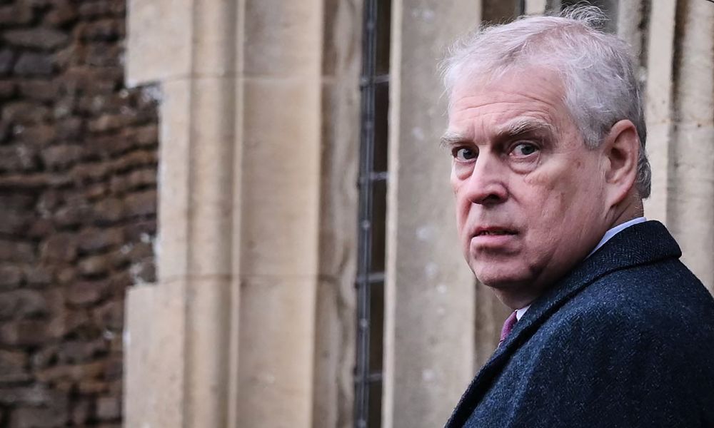 ‘precisamos-de-privacidade’:-ex-principe-andrew-teria-convidado-epstein-ao-palacio-de-buckingham