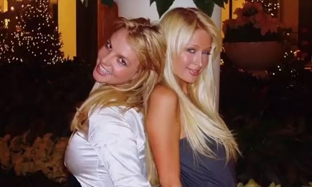paris-hilton-revela-sonho-de-cantar-com-britney-spears:-‘icone-maximo’