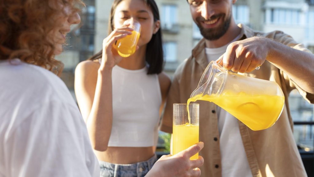 beber-suco-hidrata?-entenda