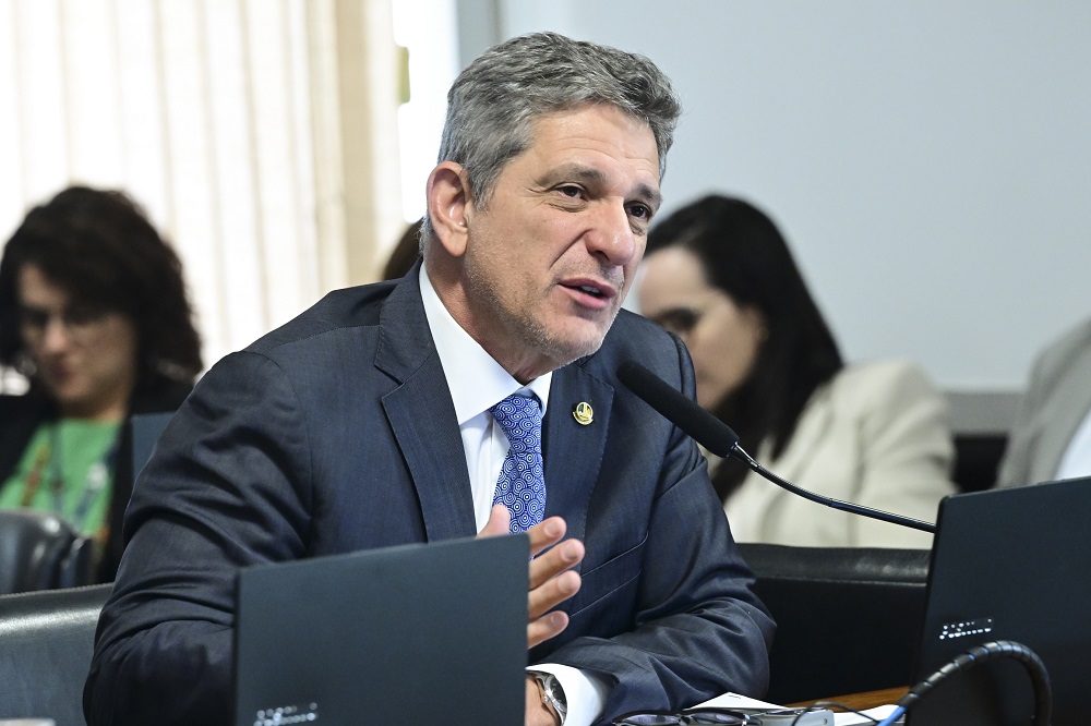 ‘prioridade-e-a-reducao-da-jornada-de-trabalho’,-diz-lider-do-pt-no-senado