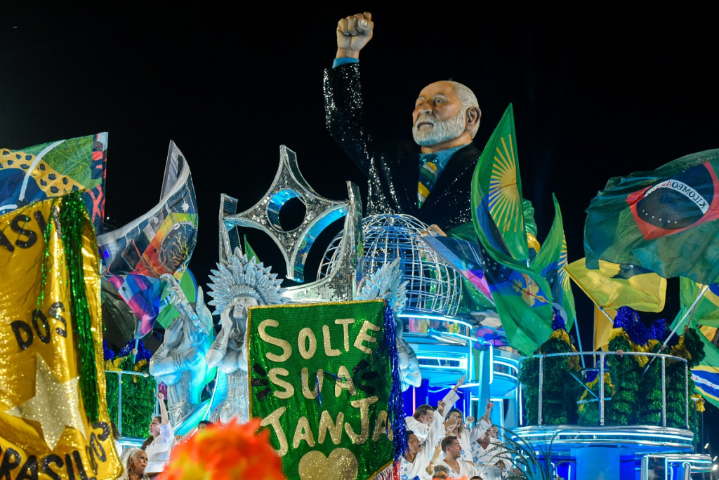 pl-aciona-tse-para-investigar-homenagem-a-lula-na-sapucai