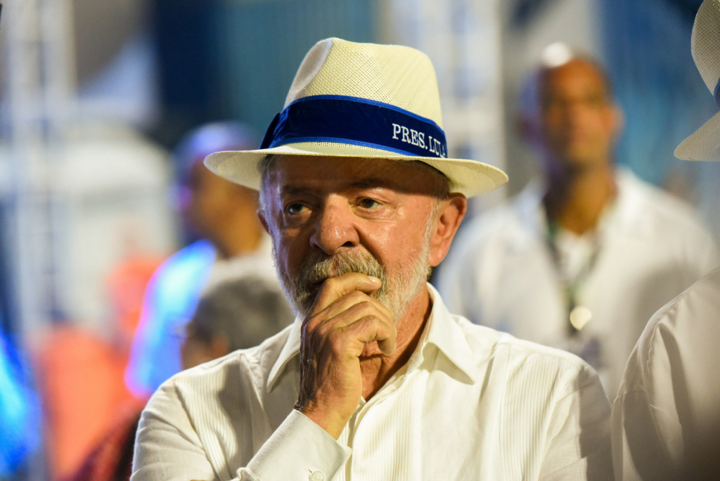 real-time:-62%-avaliam-que-desfile-em-homenagem-a-lula-foi-propaganda-antecipada