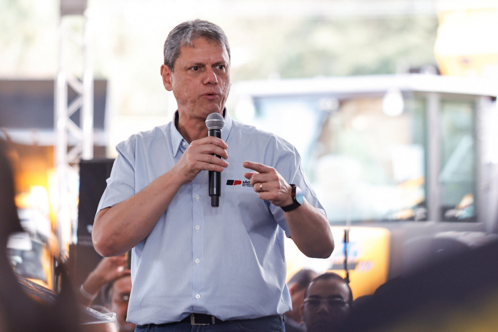 tarcisio-celebra-rebaixamento-de-escola-de-samba-que-homenageou-lula:-‘ja-vai-tarde’