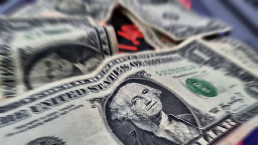 dolar-cai-a-r$-5,17-e-ibovespa-bate-190-mil-com-fim-de-tarifas-de-trump