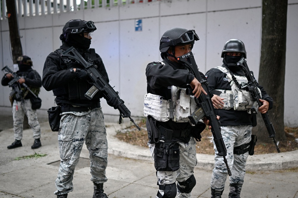companhias-aereas-cancelam-voos-para-o-mexico-apos-morte-de-chefe-narco