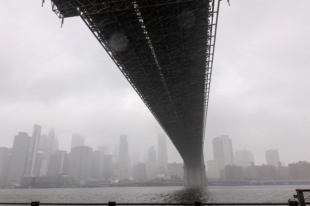 nova-york-decreta-toque-de-recolher-com-chegada-de-tempestade-de-neve
