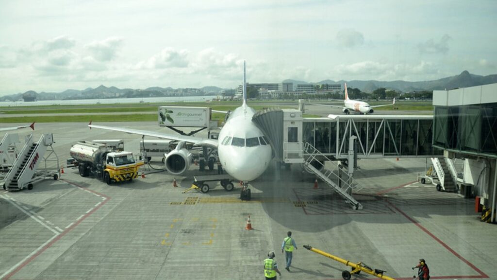 voo-cancelado:-como-latam,-gol-e-azul-fazem-o-reembolso?