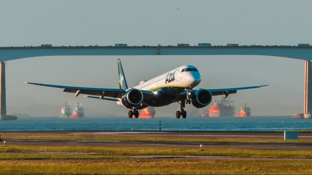 azul-fecha-acordo-bilionario-com-american-e-united-airlines
