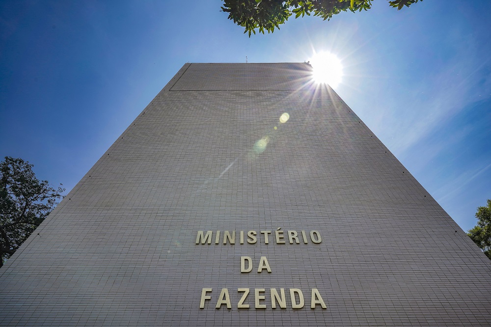pib-do-brasil-deve-crescer-2,3%-em-2026,-projeta-fazenda