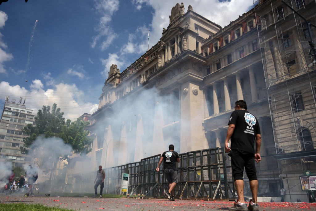 argentina-tem-nova-greve-geral-em-dia-de-votacao-de-reforma-trabalhista
