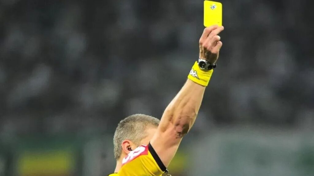 futebol-tera-novas-funcoes-para-o-var-e-mais-regras