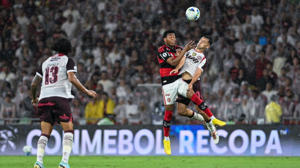 flamengo-busca-virada-sobre-lanus-por-titulo-da-recopa;-acompanhe
