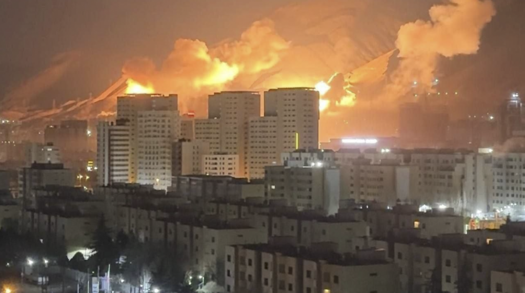 israel-faz-novos-ataques-contra-o-ira-apos-interceptar-missil-do-hezbollah