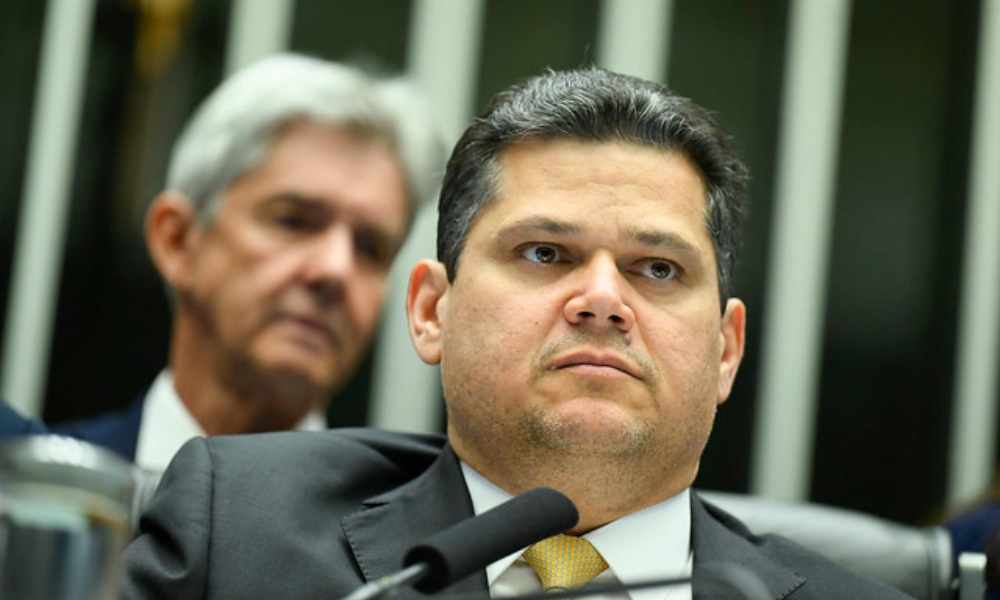 manobra-de-alcolumbre-exclui-trechos-de-veto-da-dosimetria-que-contradizia-lei-antifaccao