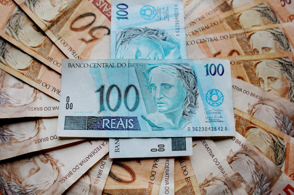 governo-estima-salario-minimo-de-r$-1.717-para-2027