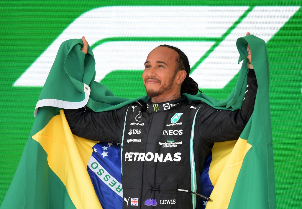 historia-de-como-hamilton-superou-massa-na-ultima-curva-de-interlagos-em-2008-e-levou-o-titulo