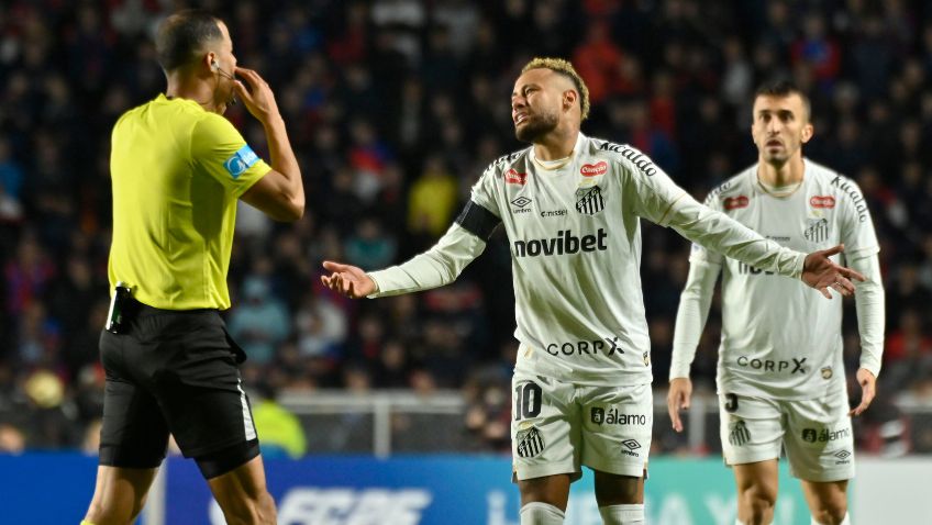 com-pouca-atuacao-de-neymar,-santos-empata-com-san-lorenzo