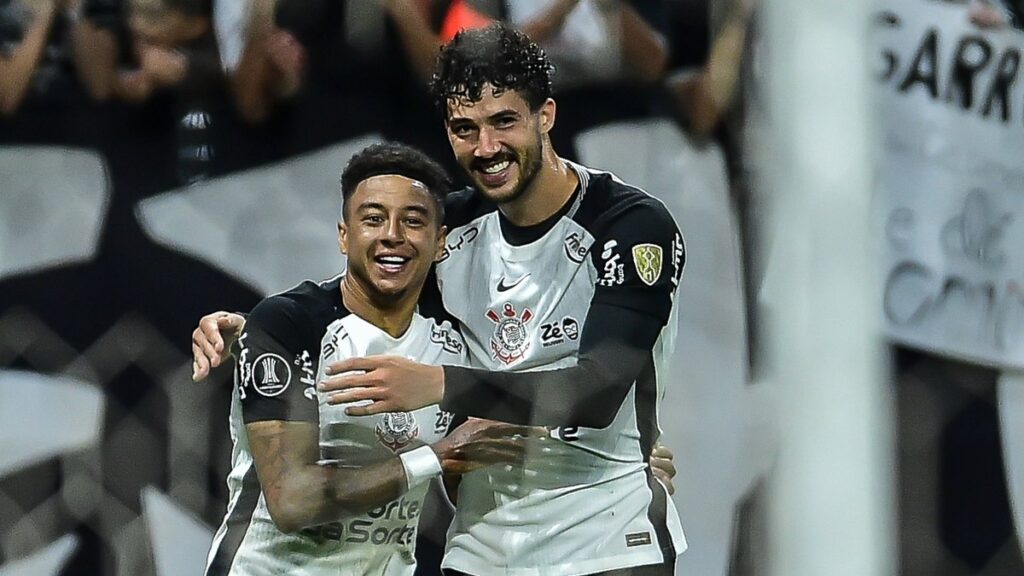 corinthians-atropela-penarol-em-obra-prima-de-diniz-no-clube