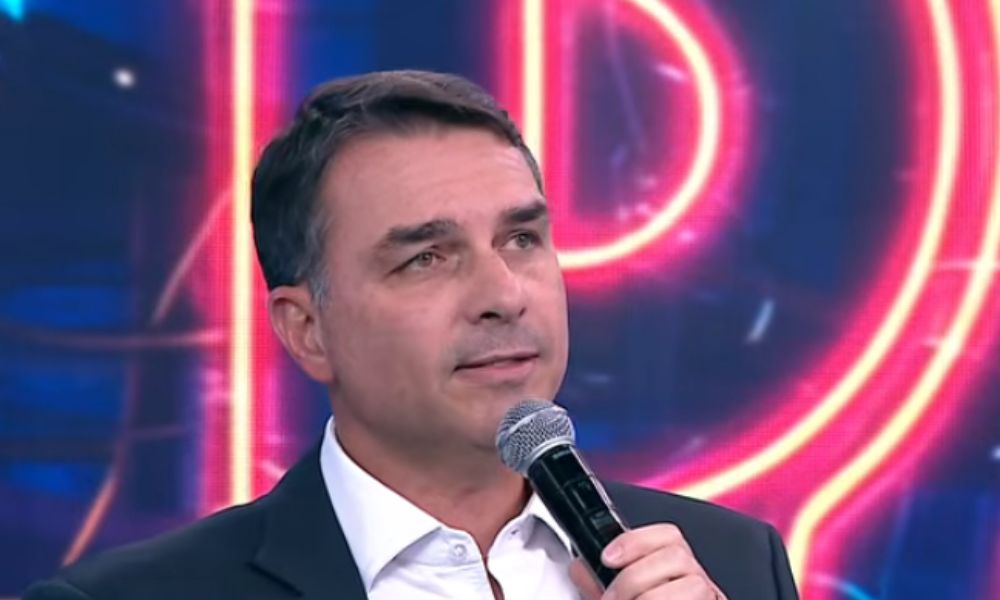 flavio-diz-que-bolsonaro-falou-para-ele-‘ficar-firme’-e-descartou-michelle-como-opcao