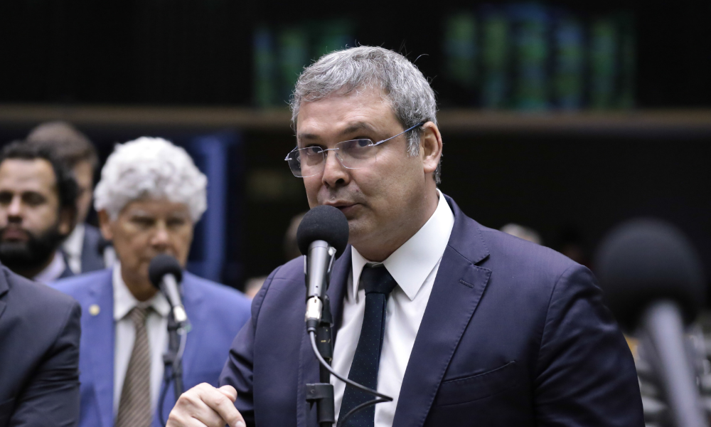lindbergh-pede-prisao-de-flavio-apos-conversas-entre-o-senador-e-vorcaro