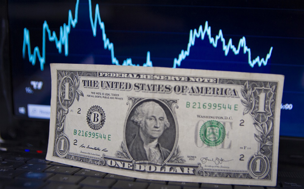 dolar-cai-a-r$-4,91-e-atinge-menor-valor-desde-janeiro-de-2024