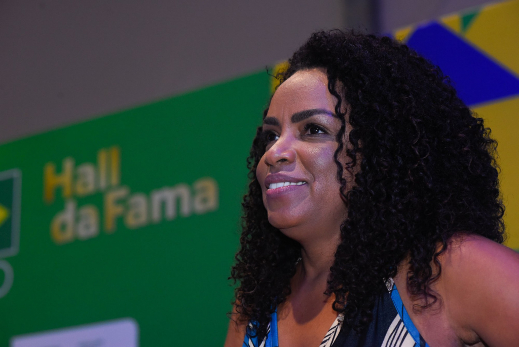 fofao-e-anunciada-como-nova-auxiliar-tecnica-de-ze-roberto-na-selecao-feminina-de-volei