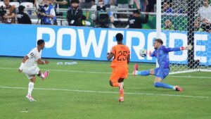 com-memphis-no-banco,-holanda-cai-nos-penaltis-para-marrocos